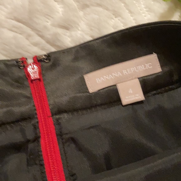 BANANA REPUBLIC SKIRT SIZE 4 - Picture 2 of 5